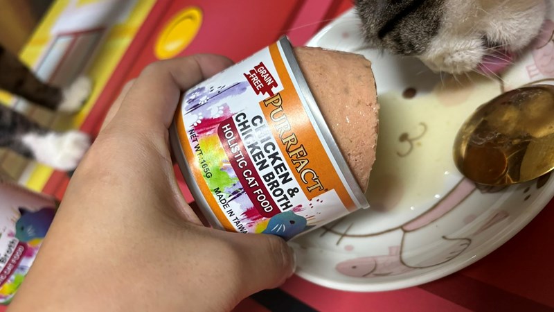 女人知己試用大隊,口碑行銷,部落客行銷,PURRFACT 波菲特貓用主食罐,主食罐,PURRFACT波菲特,貓主食罐,貓罐,PURRFACT波菲特貓用主食罐,魚肉蔓越莓主食罐,鮮嫩雞主食罐,鹿肉雞肉主食罐,牛肉鵪鶉貓主食罐,干貝蠶蛹配方,鱷魚肉白木耳配方,雞肉魚肉配方,安心鶉配方,評價,體驗,適口性佳,心得,成貓適用,高齡貓適用,質地是慕絲狀